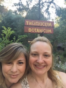 Nicole und Aubrey im Theatricum Botanicum
